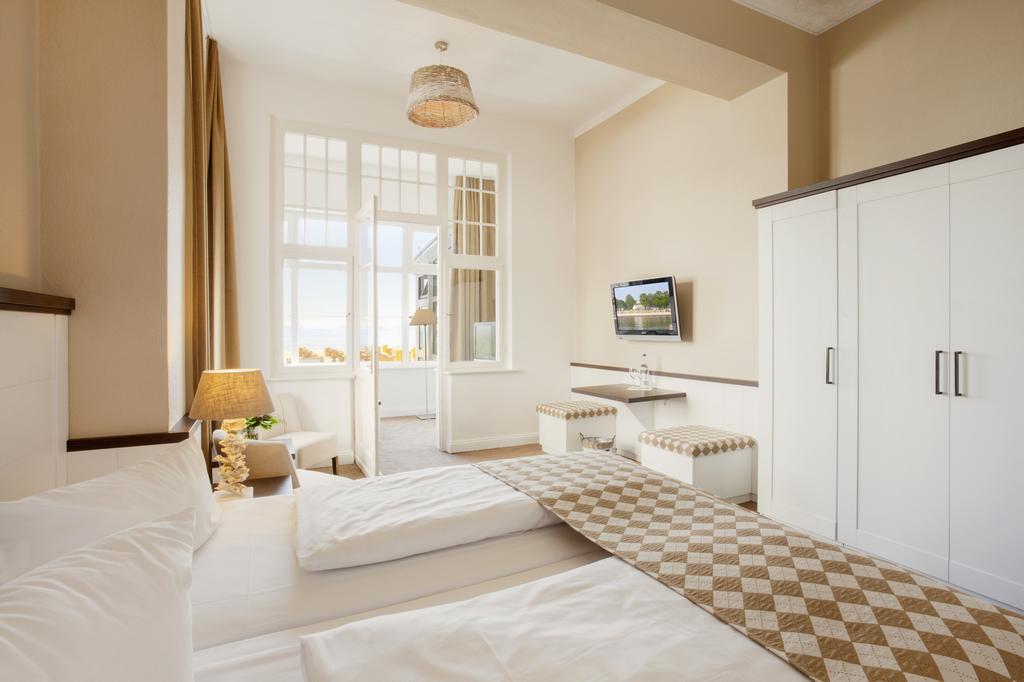 Hotel Strandschloesschen Lubeck Ngoại thất bức ảnh