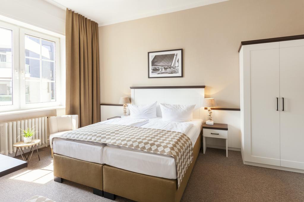 Hotel Strandschloesschen Lubeck Ngoại thất bức ảnh