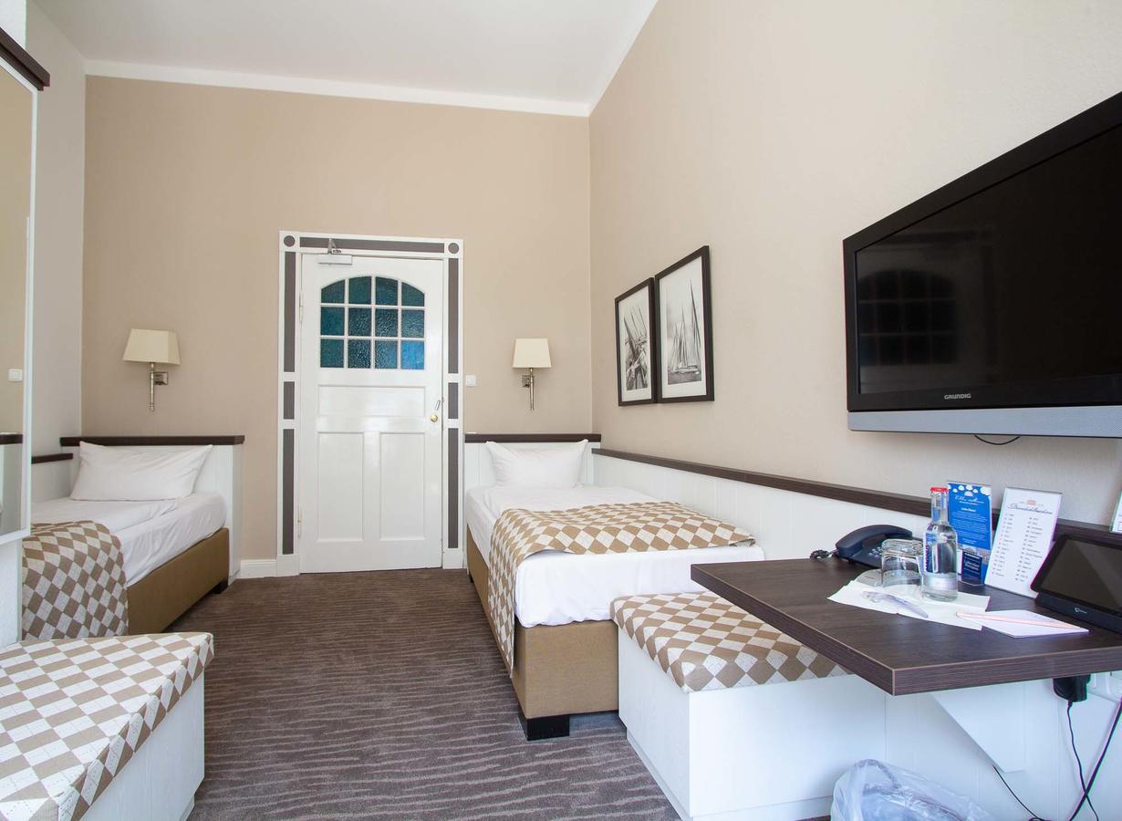 Hotel Strandschloesschen Lubeck Ngoại thất bức ảnh