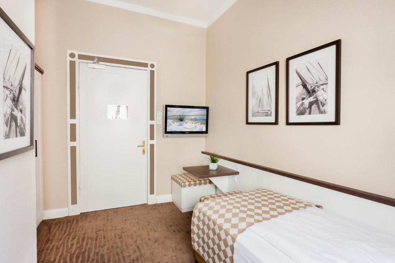 Hotel Strandschloesschen Lubeck Ngoại thất bức ảnh