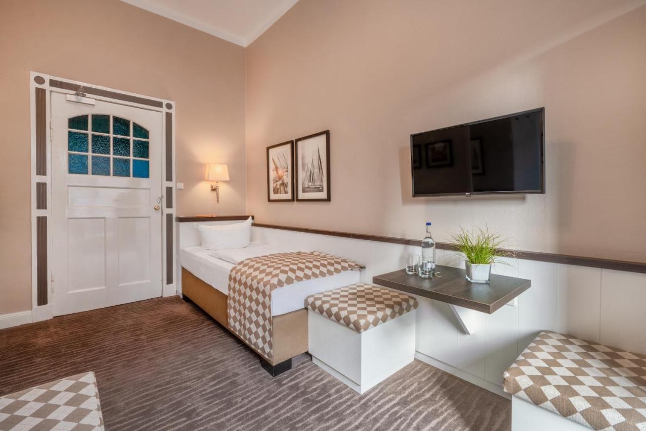 Hotel Strandschloesschen Lubeck Ngoại thất bức ảnh