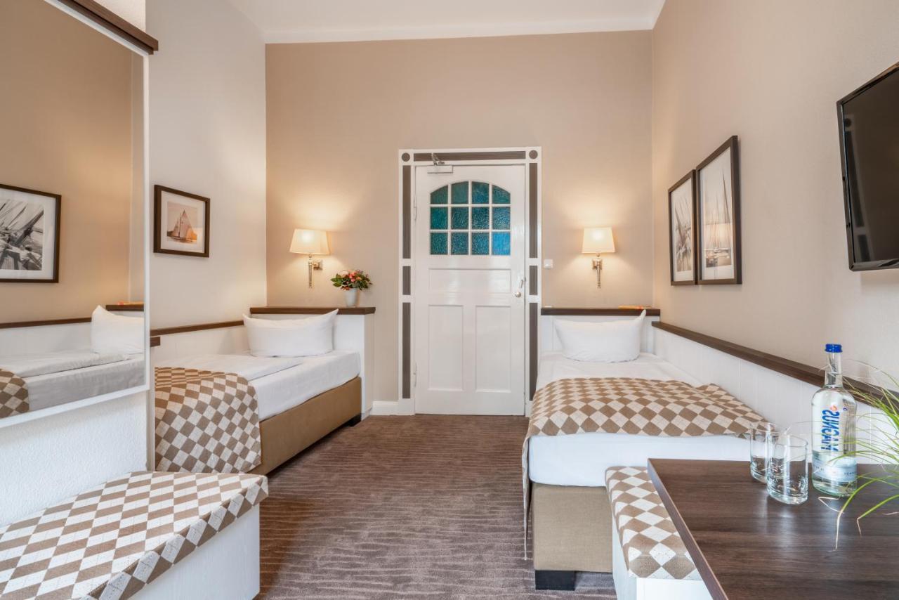 Hotel Strandschloesschen Lubeck Ngoại thất bức ảnh